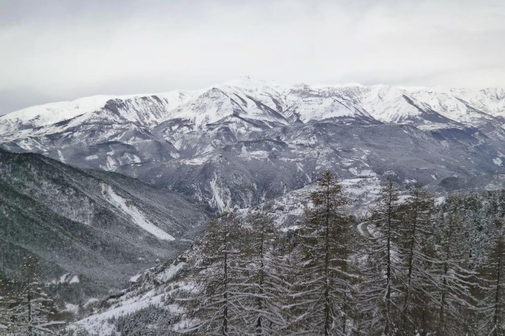 Au Coeur De A Proximite Des Pistes Apartment